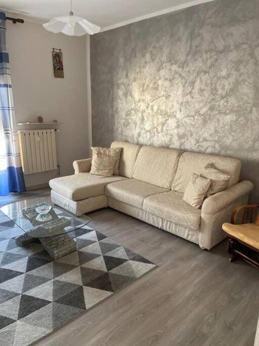אלסנדריה Appartamento Con Tre Camere - Zona Centrale מראה חיצוני תמונה