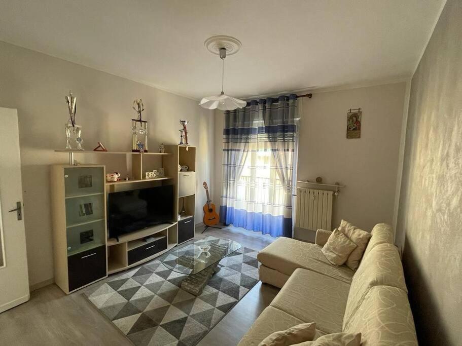אלסנדריה Appartamento Con Tre Camere - Zona Centrale מראה חיצוני תמונה